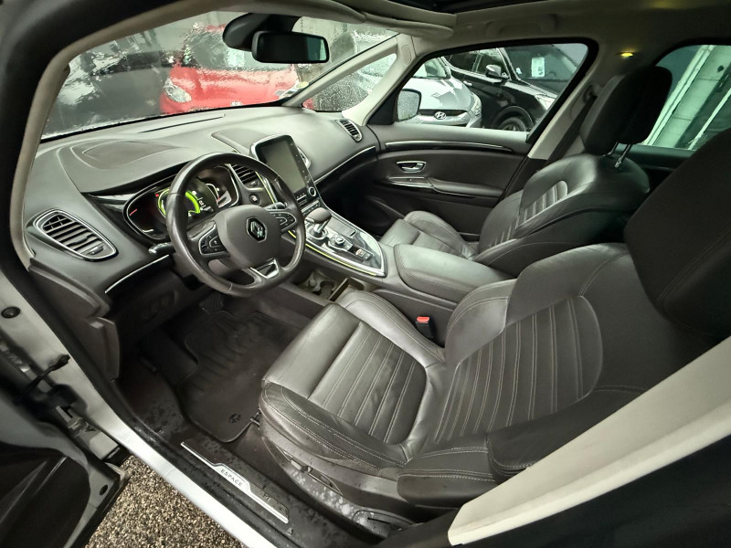 ESPACE V