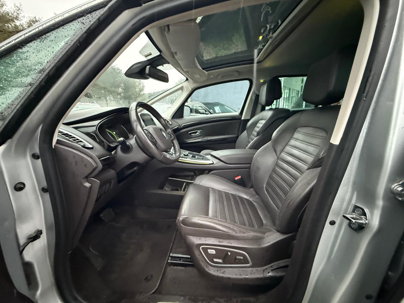 ESPACE V