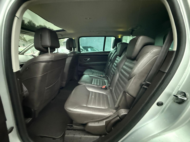 ESPACE V