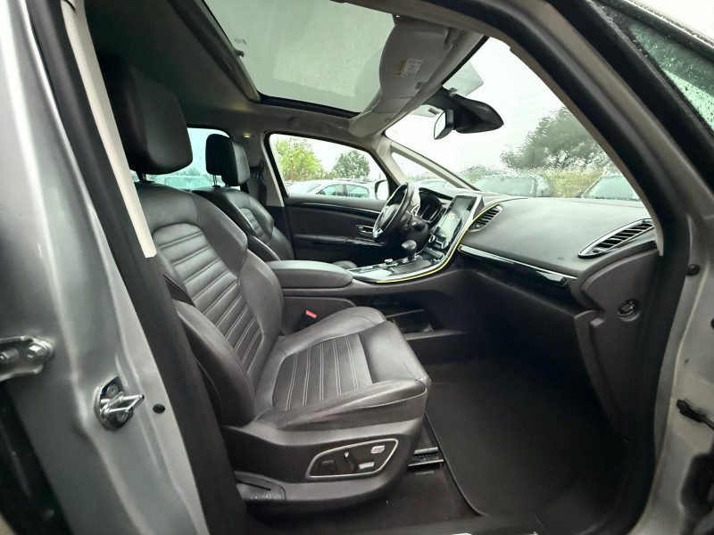 ESPACE V