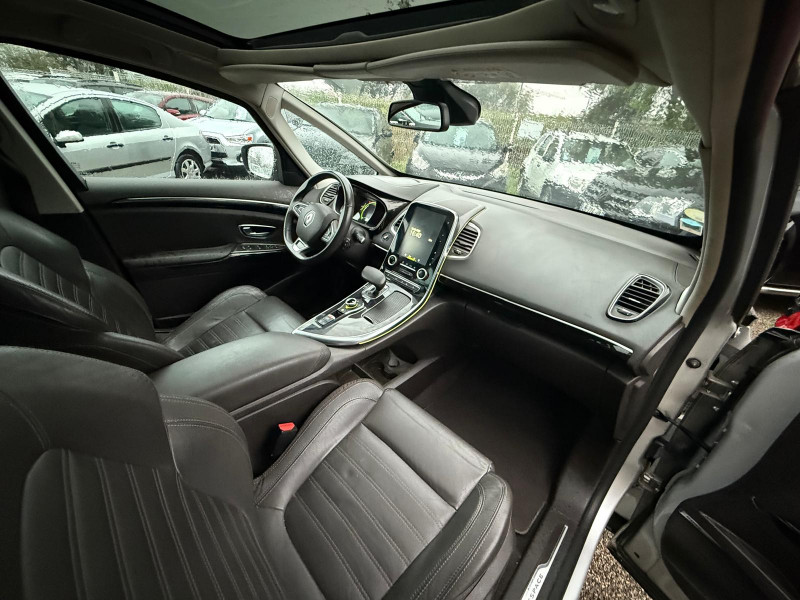 ESPACE V