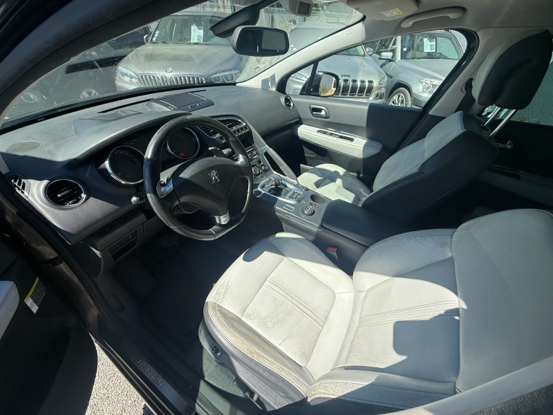 3008 HYBRID4