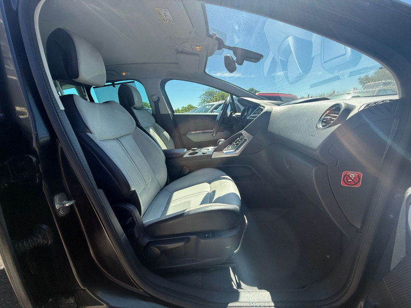 3008 HYBRID4
