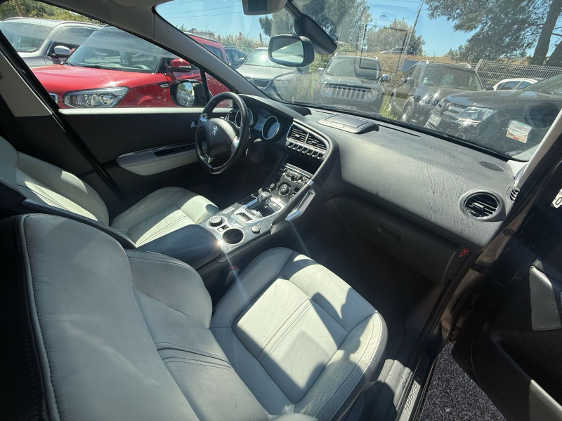 3008 HYBRID4