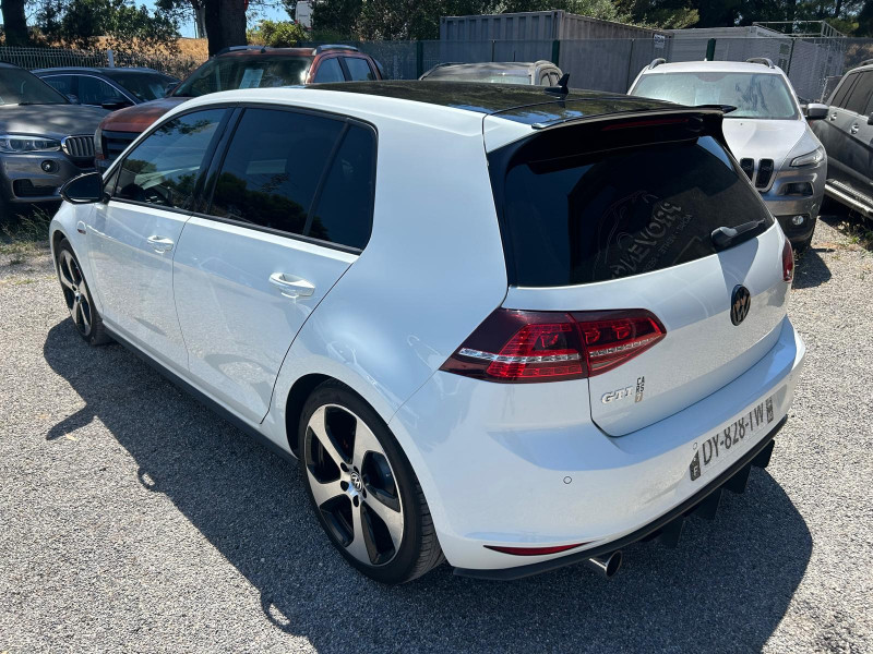 GOLF VII
