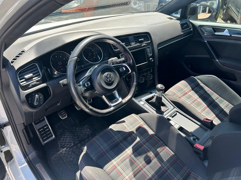 GOLF VII