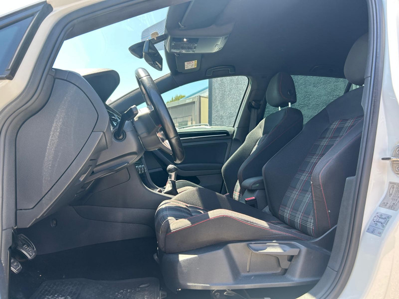 GOLF VII