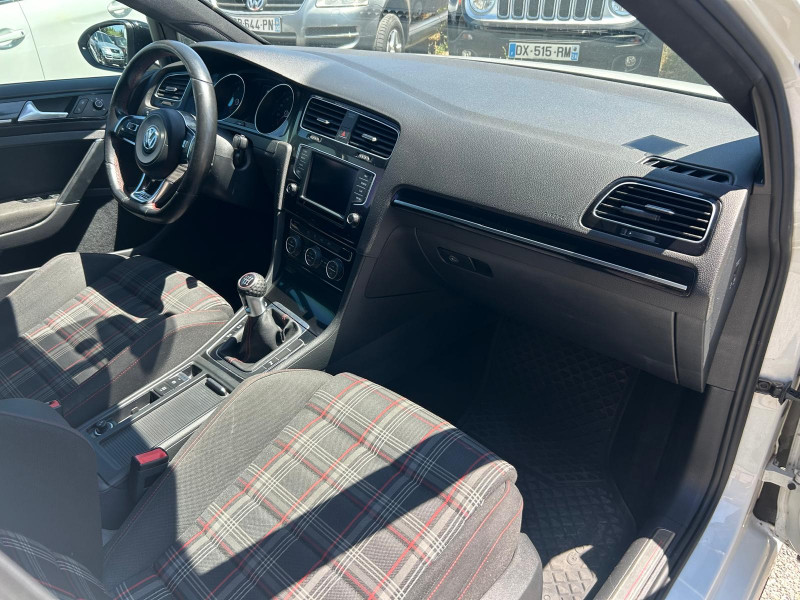 GOLF VII