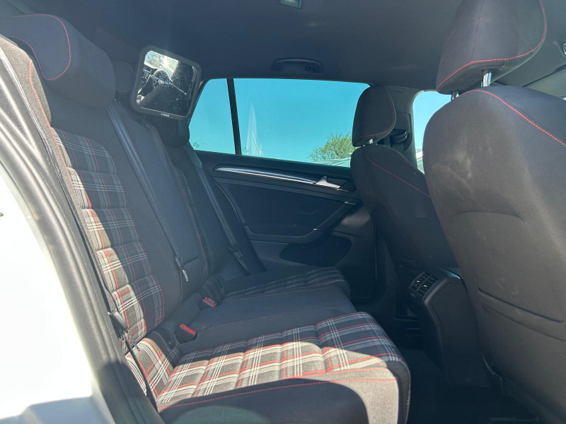 GOLF VII