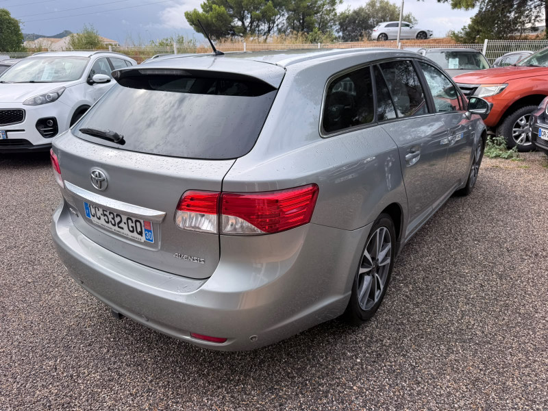 AVENSIS SW