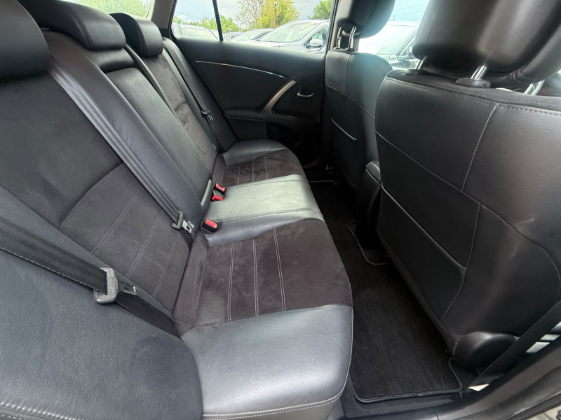 AVENSIS SW