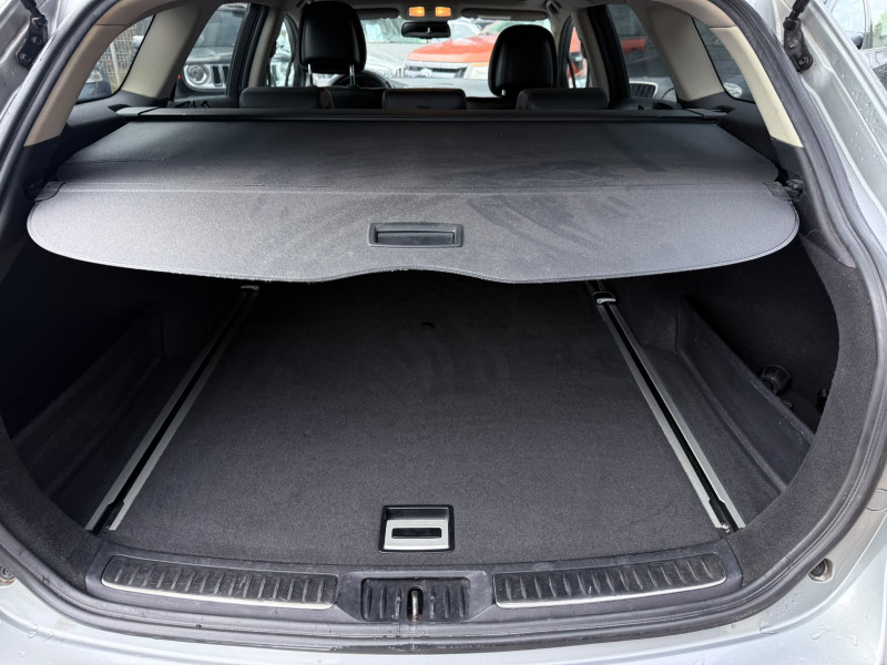 AVENSIS SW