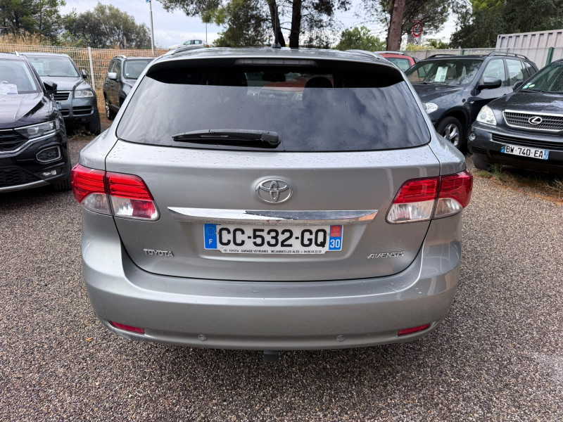 AVENSIS SW