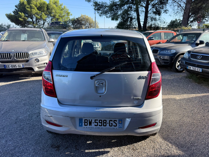 I10